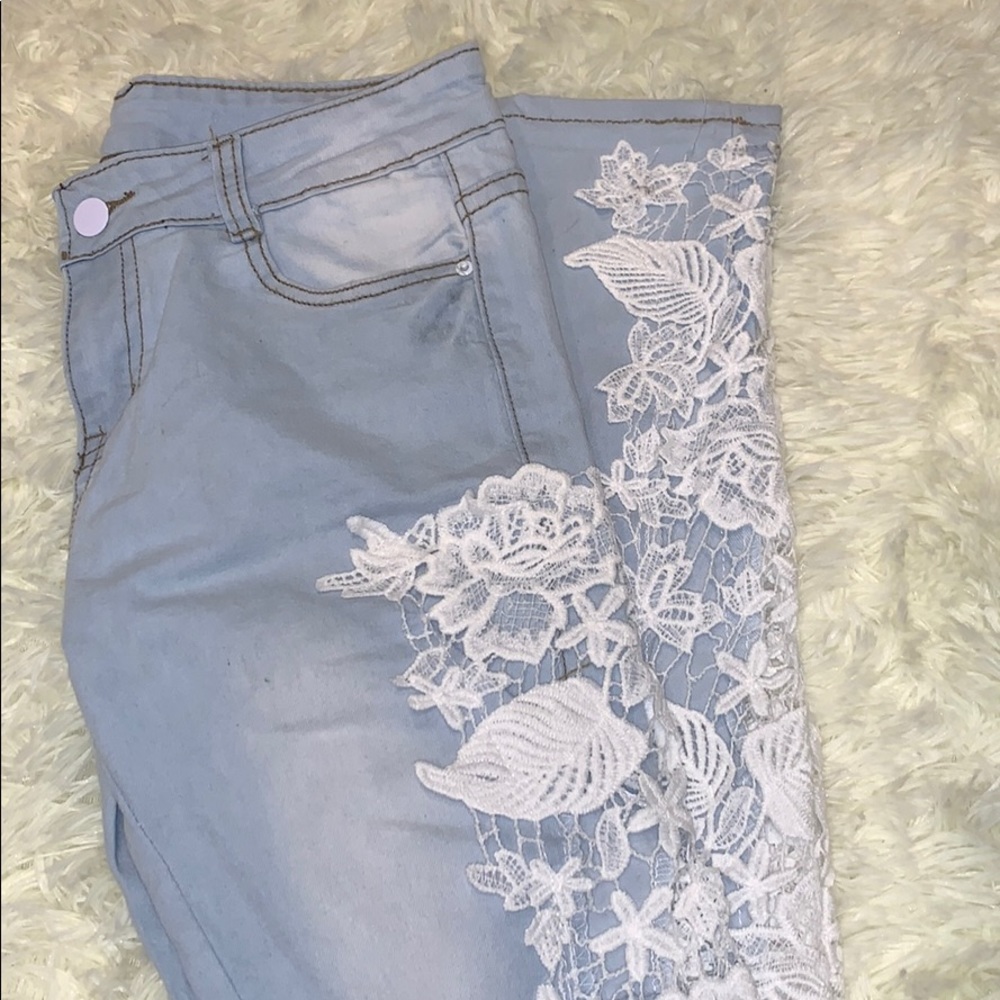 Floral Lace Light Wash Jeans